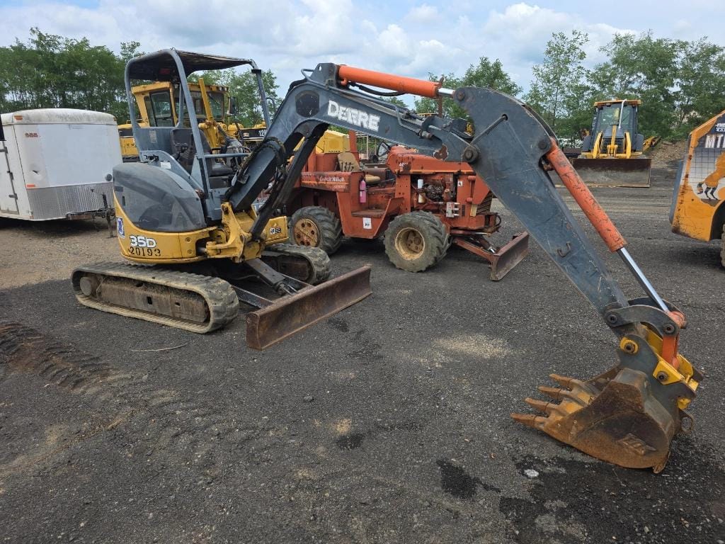 2005 John Deere 35D Equipment Image0