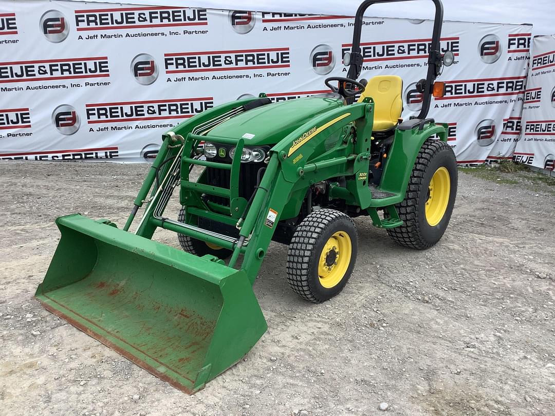 Image of John Deere 3720 Primary image