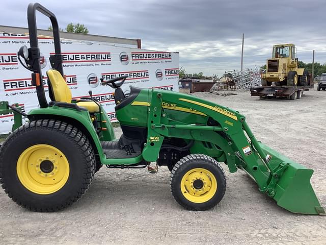 Image of John Deere 3720 equipment image 3