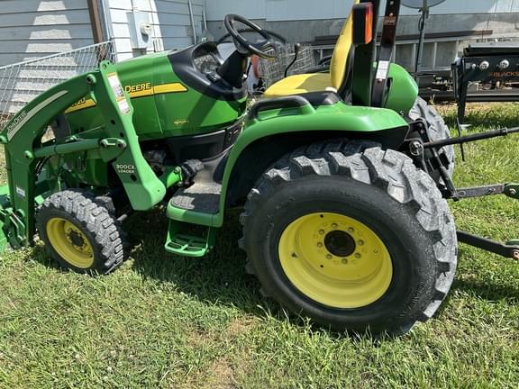 Image of John Deere 3720 equipment image 1