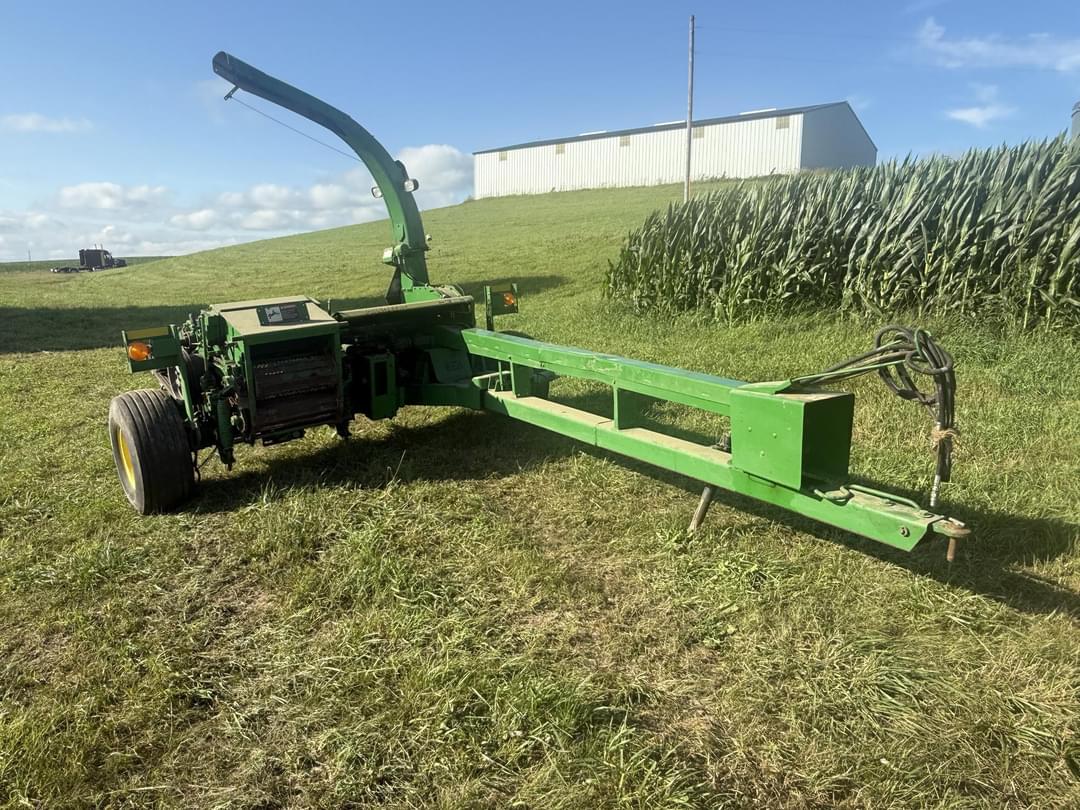 Image of John Deere 3975 Primary image