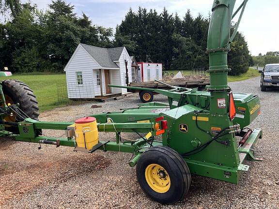 Image of John Deere 3975 equipment image 2