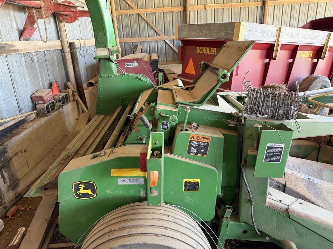 Image of John Deere 3975 Primary image