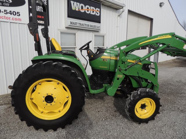 Image of John Deere 4120 equipment image 4