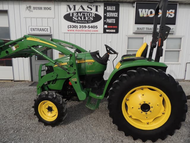 Image of John Deere 4120 equipment image 1