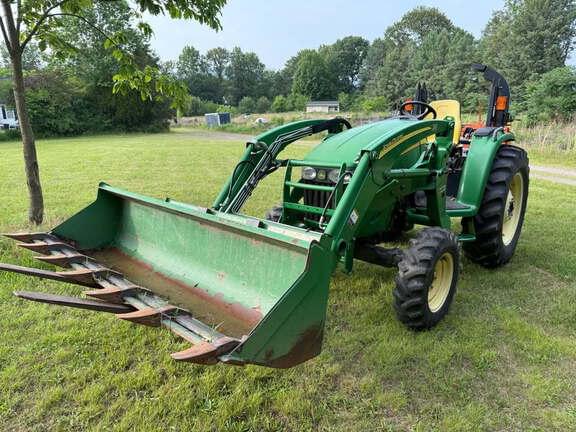 Image of John Deere 4120 equipment image 1