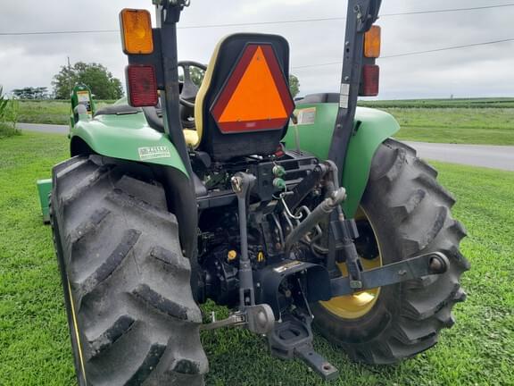 Image of John Deere 4120 equipment image 4