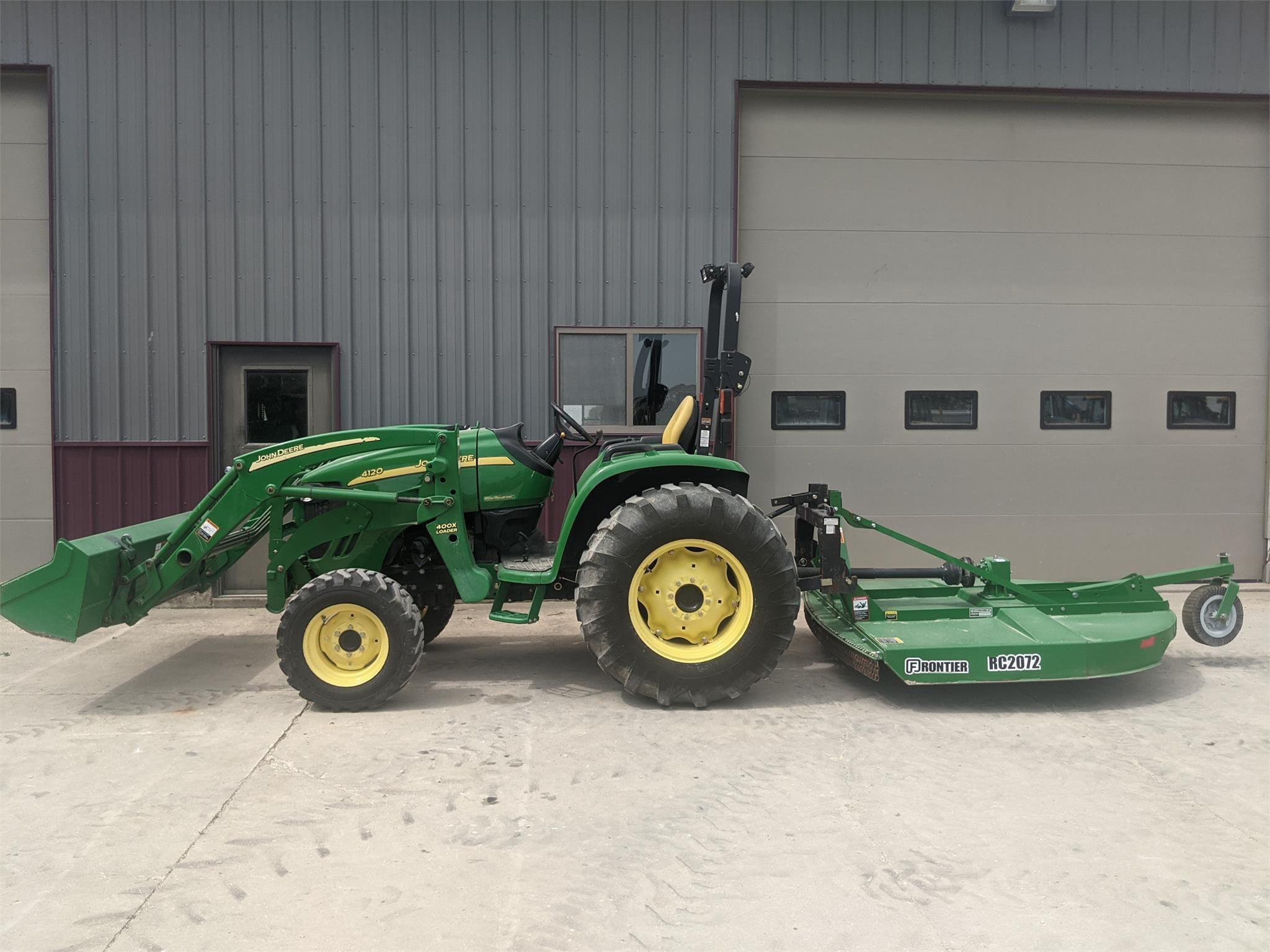 2005 John Deere 4120 Equipment Image0