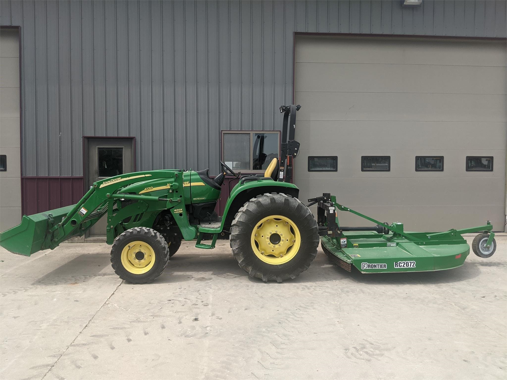 2005 John Deere 4120 Equipment Image0