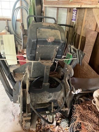 Image of John Deere 4120 equipment image 2