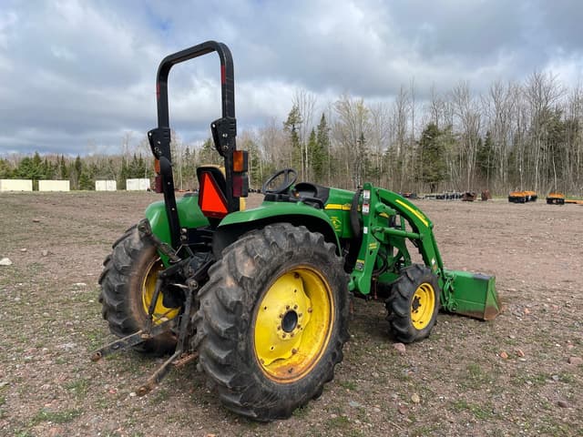 Image of John Deere 4120 equipment image 4