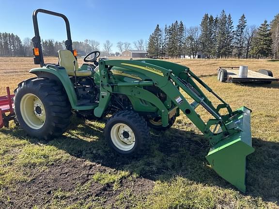 Image of John Deere 4120 equipment image 1