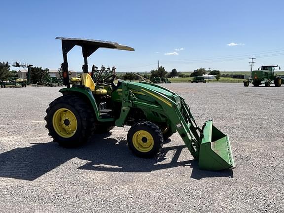 Image of John Deere 4320 equipment image 4