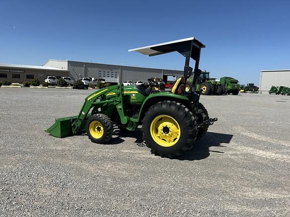 Image of John Deere 4320 equipment image 1