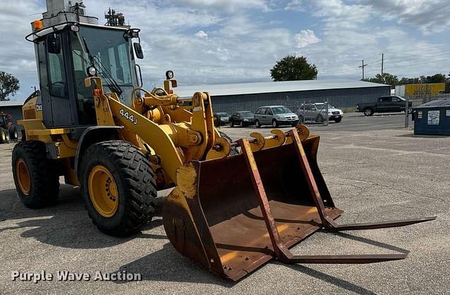 Image of John Deere 444J equipment image 2