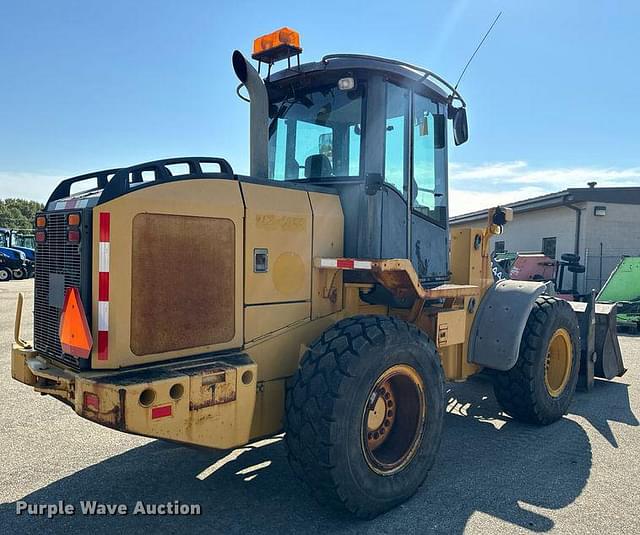 Image of John Deere 444J equipment image 4