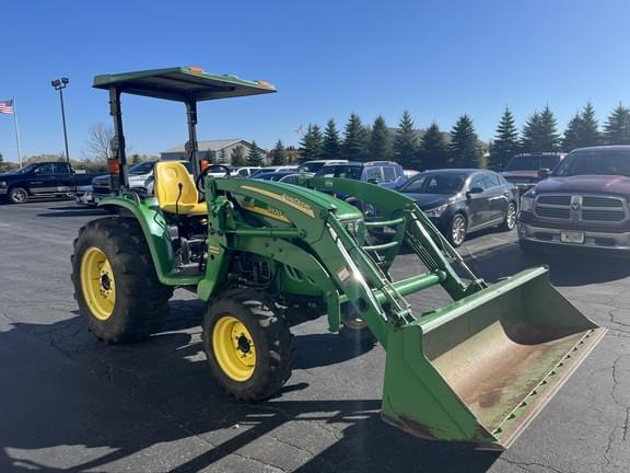 Image of John Deere 4520 equipment image 2