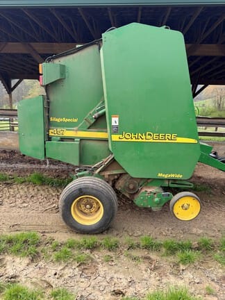 2005 John Deere 457 Silage Special Equipment Image0