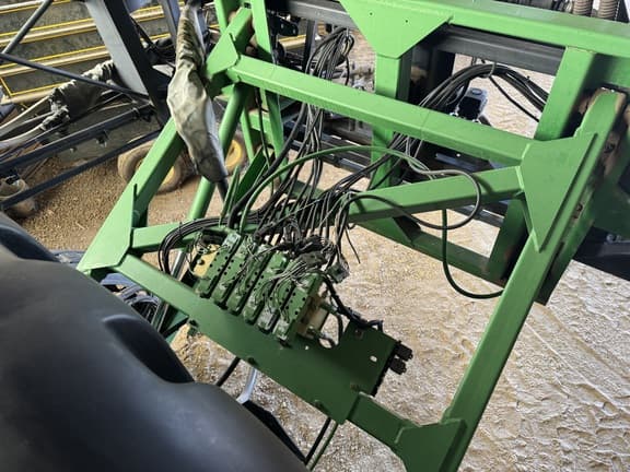 Image of John Deere 4720 equipment image 2