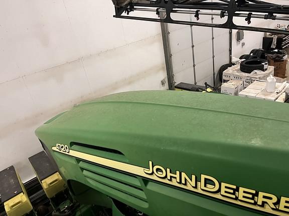 Image of John Deere 4720 equipment image 4