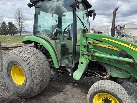 Image of John Deere 4720 equipment image 4