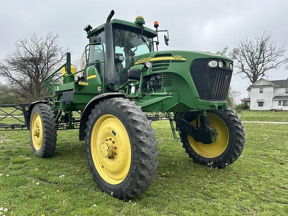 Image of John Deere 4720 equipment image 2