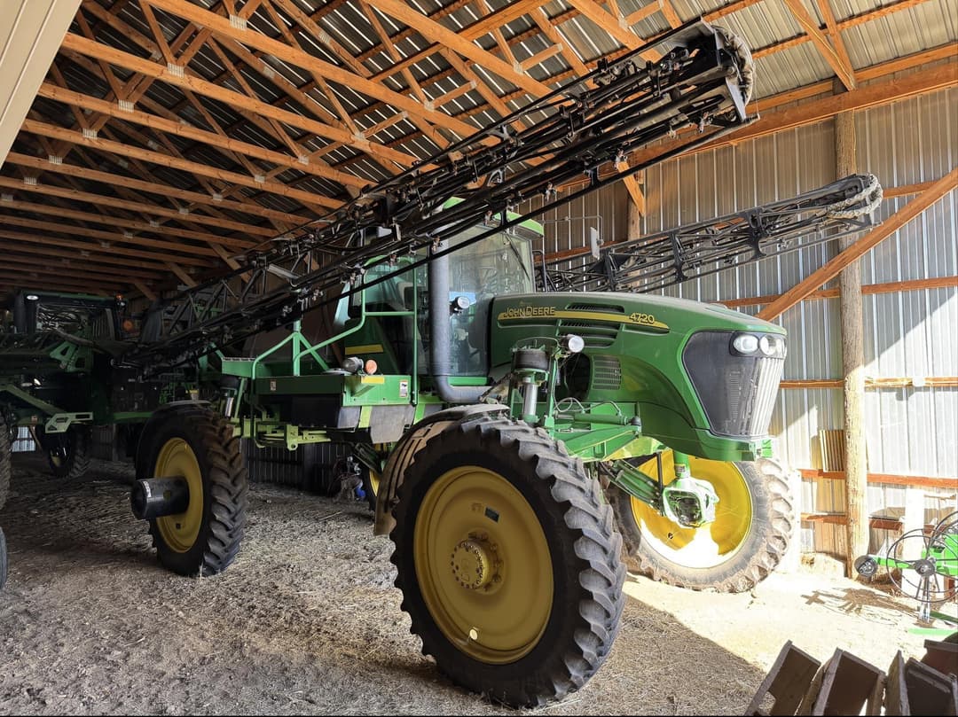 Image of John Deere 4720 Primary image