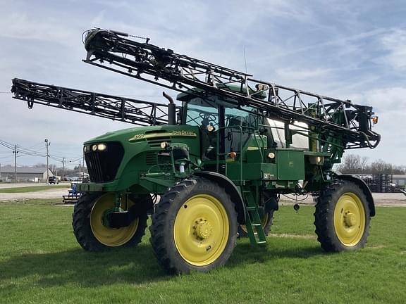 Image of John Deere 4720 equipment image 3