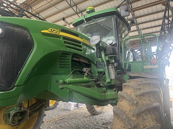 Image of John Deere 4720 equipment image 2