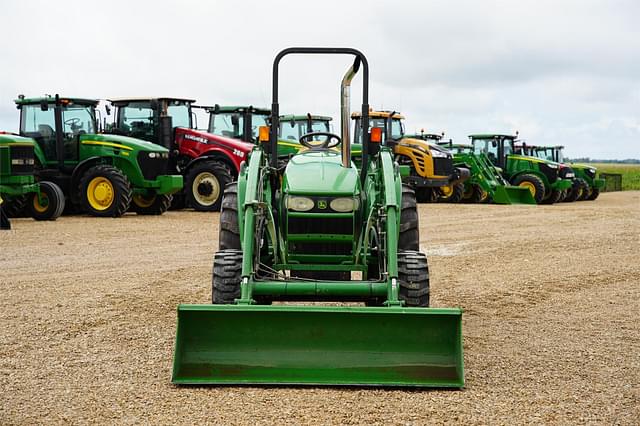 Image of John Deere 4720 equipment image 1