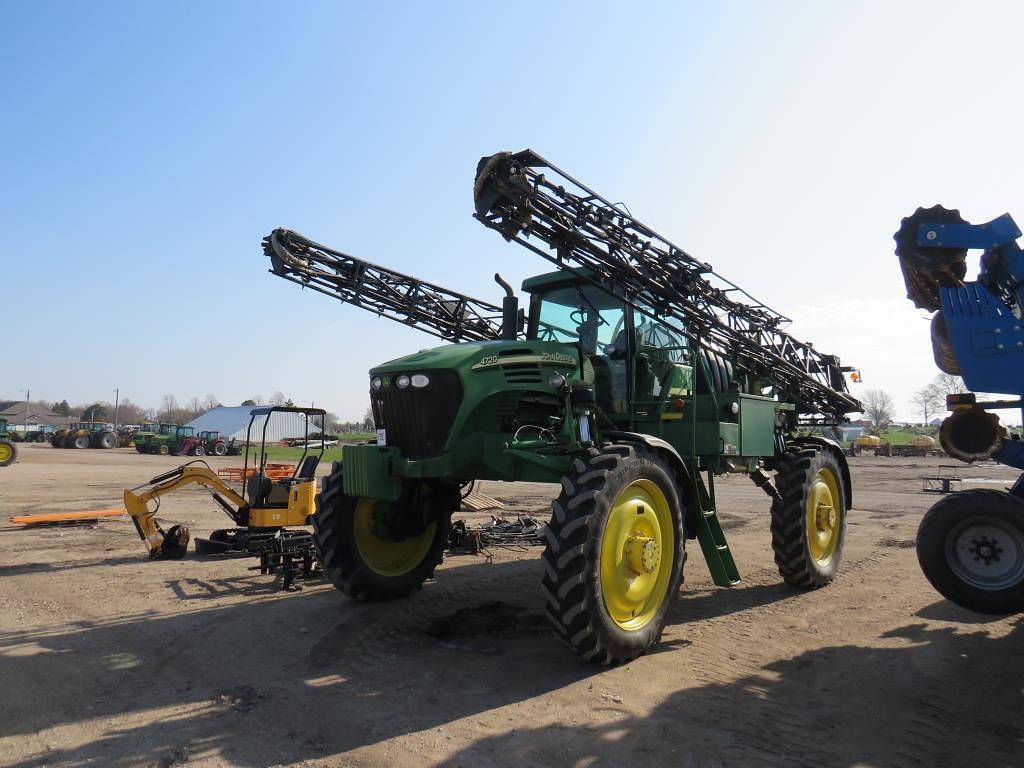 Image of John Deere 4720 Primary image