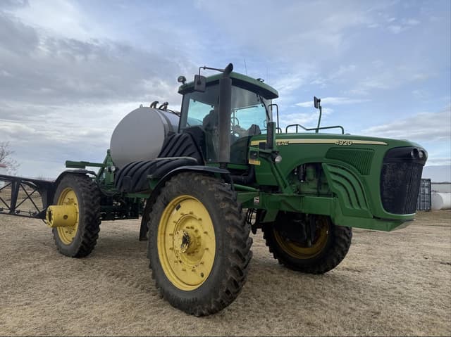 Image of John Deere 4920 equipment image 2