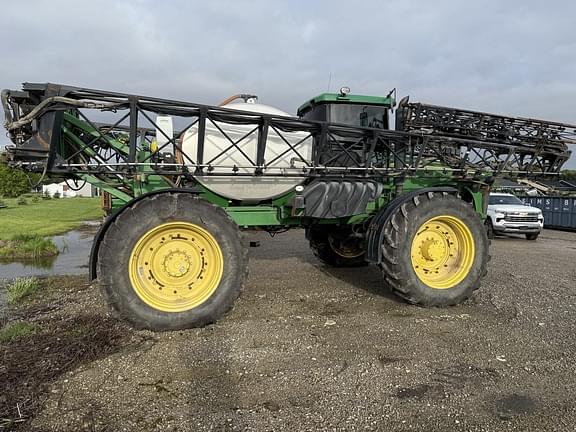 Image of John Deere 4920 equipment image 2