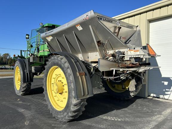 Image of John Deere 4920 equipment image 3