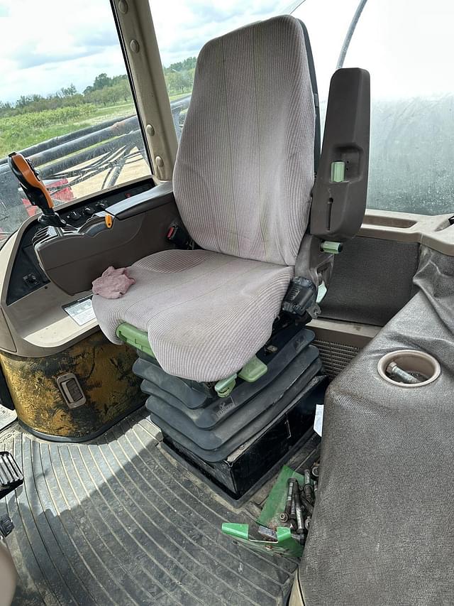 Image of John Deere 4920 equipment image 3
