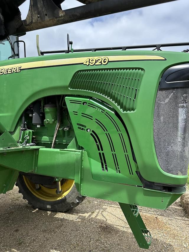 Image of John Deere 4920 equipment image 2