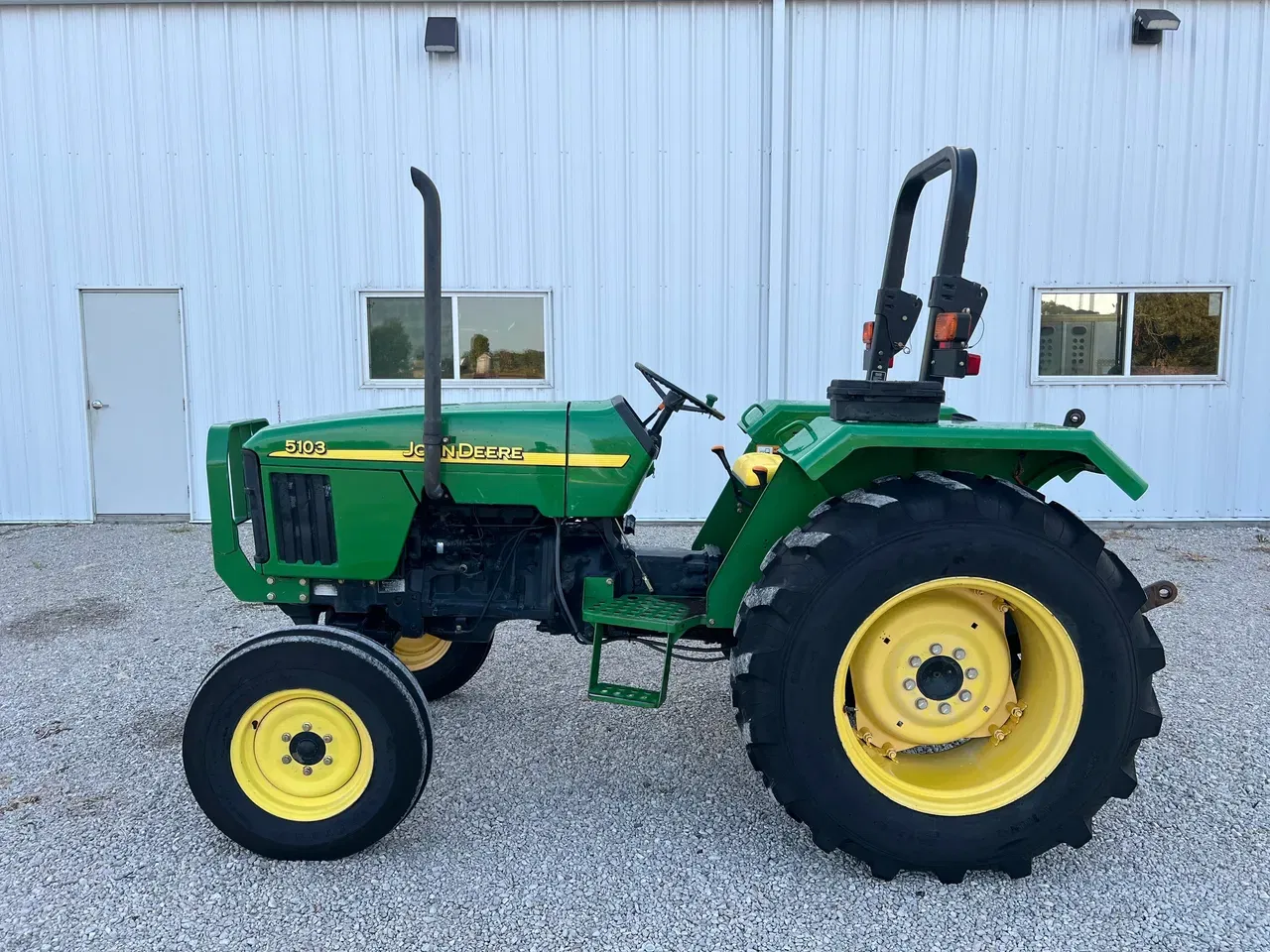 2005 John Deere 5103 Equipment Image0