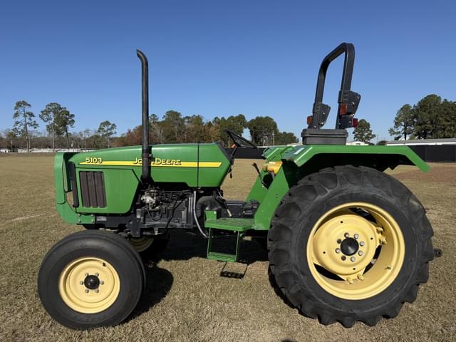 Image of John Deere 5103 equipment image 1