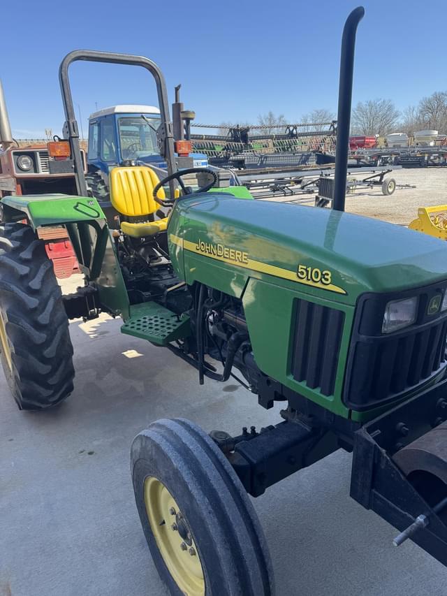 Image of John Deere 5103 equipment image 3