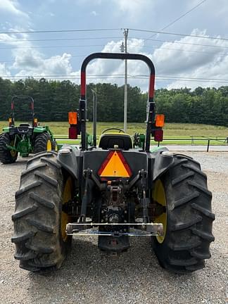 Image of John Deere 5105 equipment image 4