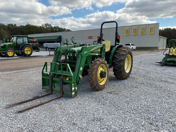 Image of John Deere 5105 equipment image 1