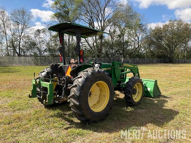 Image of John Deere 5205 equipment image 4