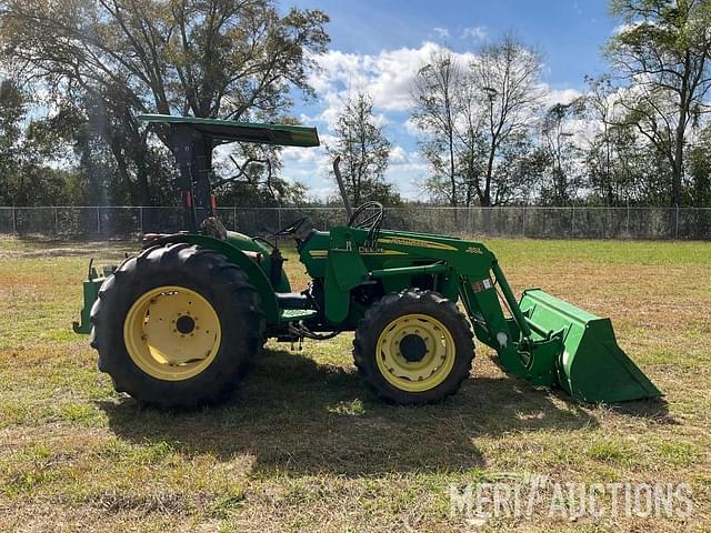 Image of John Deere 5205 equipment image 2