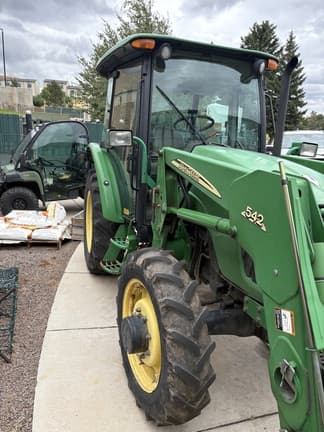 Image of John Deere 5225 equipment image 4