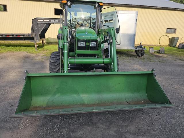 Image of John Deere 5225 equipment image 1