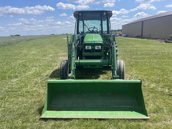 Image of John Deere 5225 equipment image 1