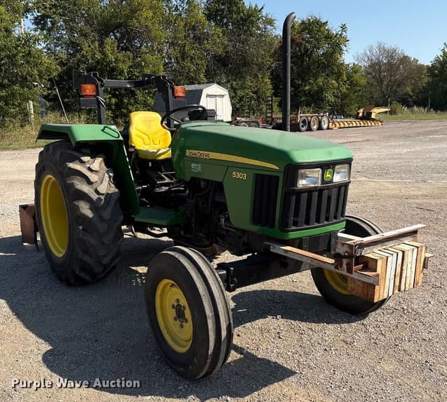 Image of John Deere 5303 equipment image 2