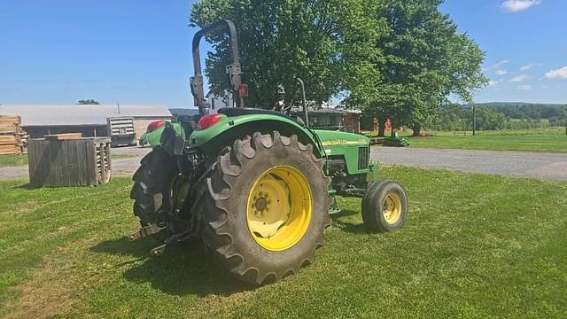 Image of John Deere 5320 equipment image 4