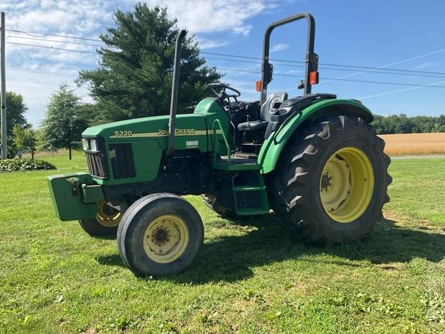 Image of John Deere 5320 equipment image 2