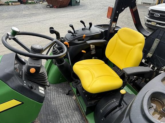 Image of John Deere 5325 equipment image 2